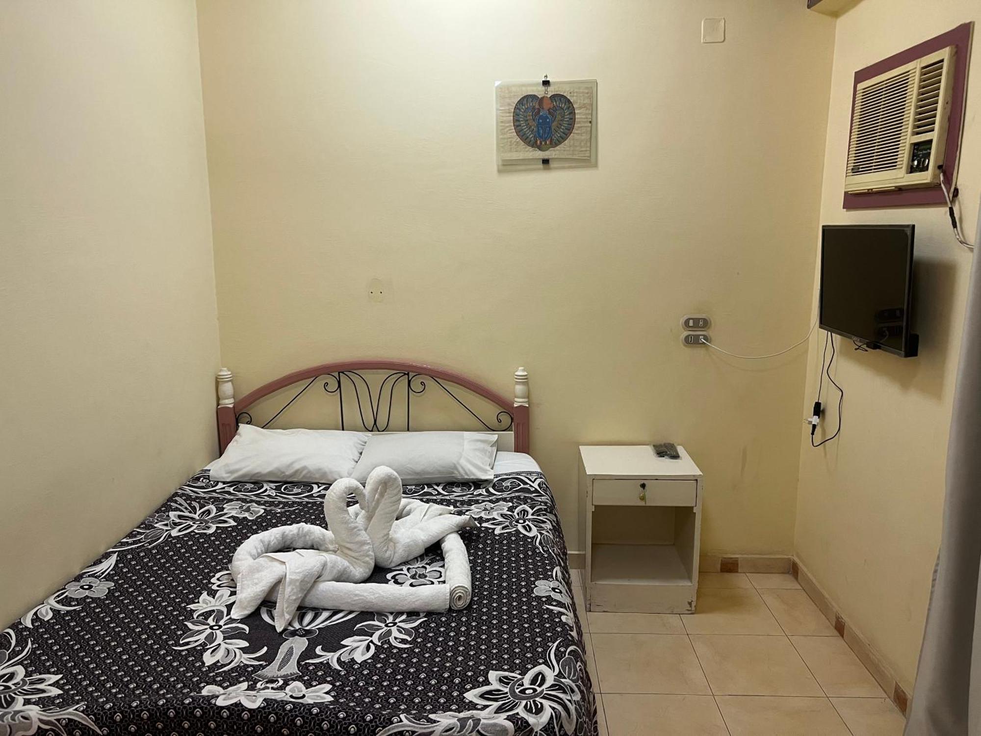Elphardous Hotel Luxor Luaran gambar